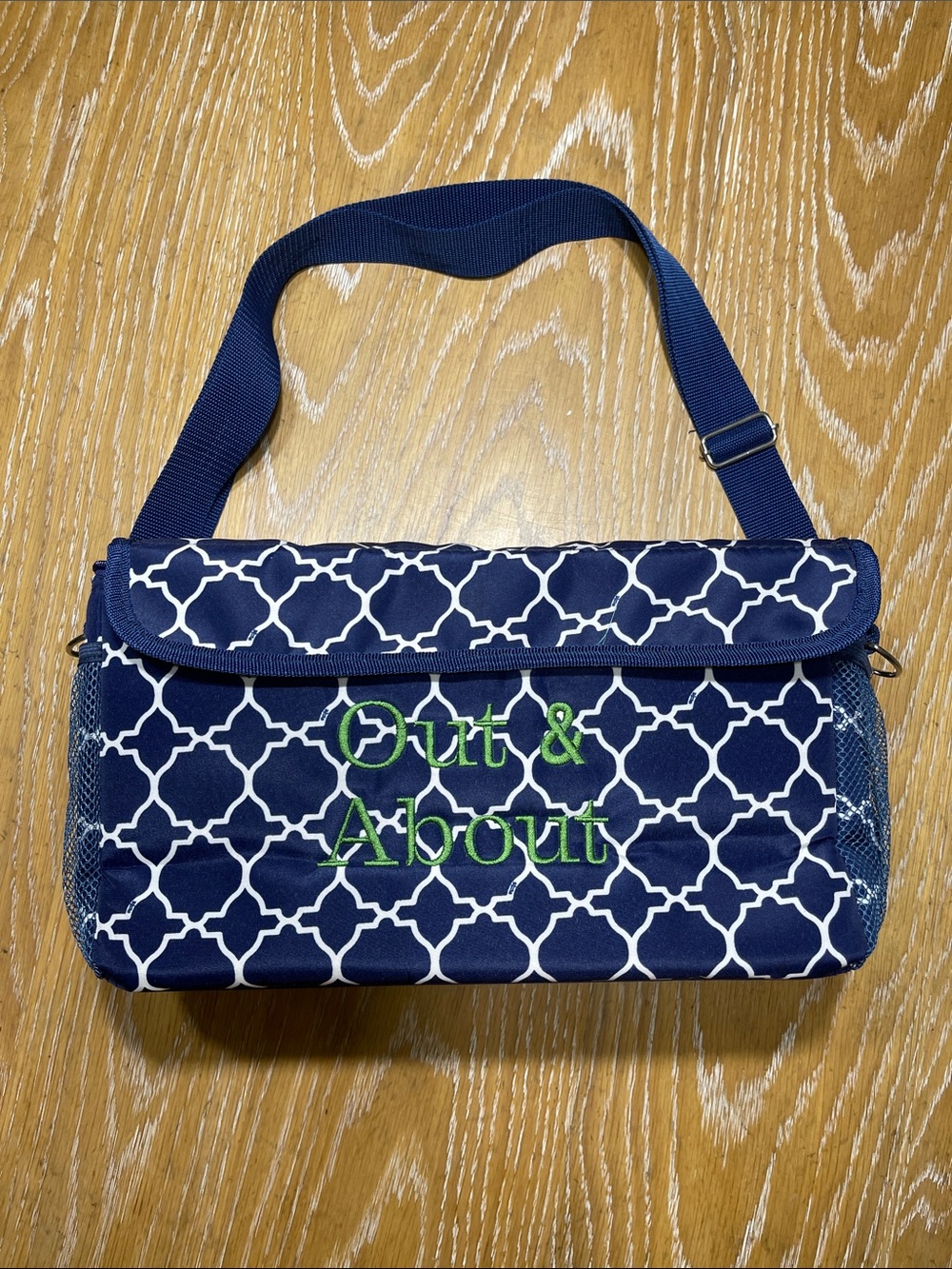 Initials Inc. Out & About Insulated Shoulder Bag Navy and White Unisex US OS